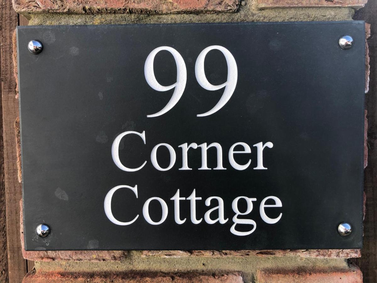 Corner Cottage - Character, Charm, Great Location. Рингвуд Экстерьер фото