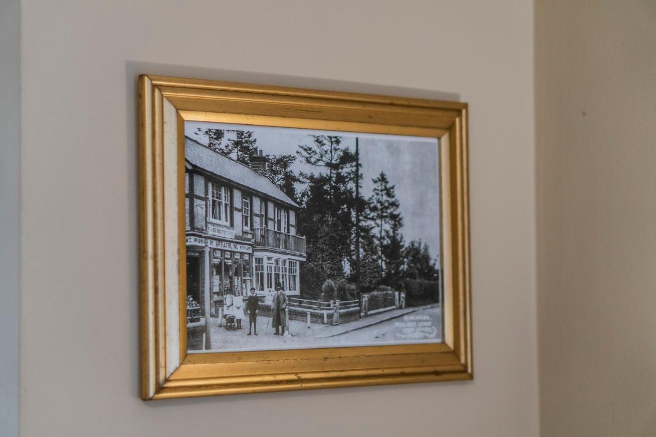 Corner Cottage - Character, Charm, Great Location. Рингвуд Экстерьер фото