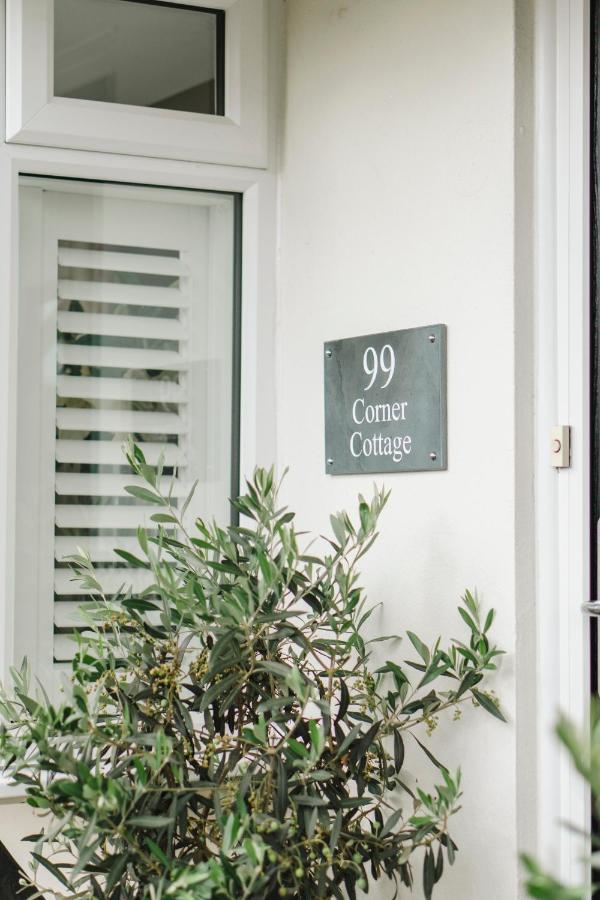 Corner Cottage - Character, Charm, Great Location. Рингвуд Экстерьер фото